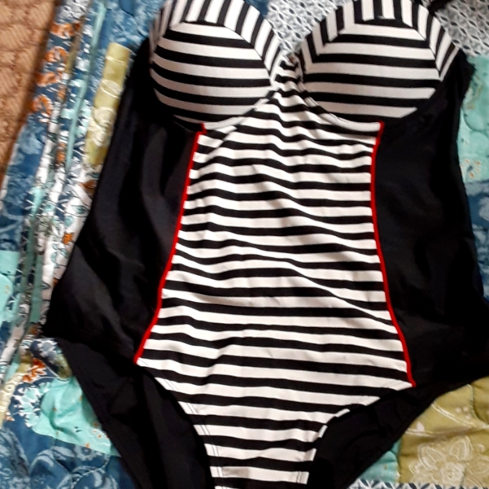 Swim suit